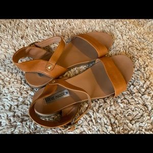 Steve Madden Donddi Tan leather sandals